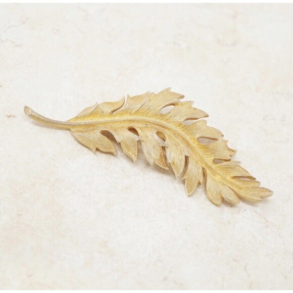CORO Textured Satin Gold Plated Large LEAF Leaves Vintage Brooch Pin - Picture 1 of 4